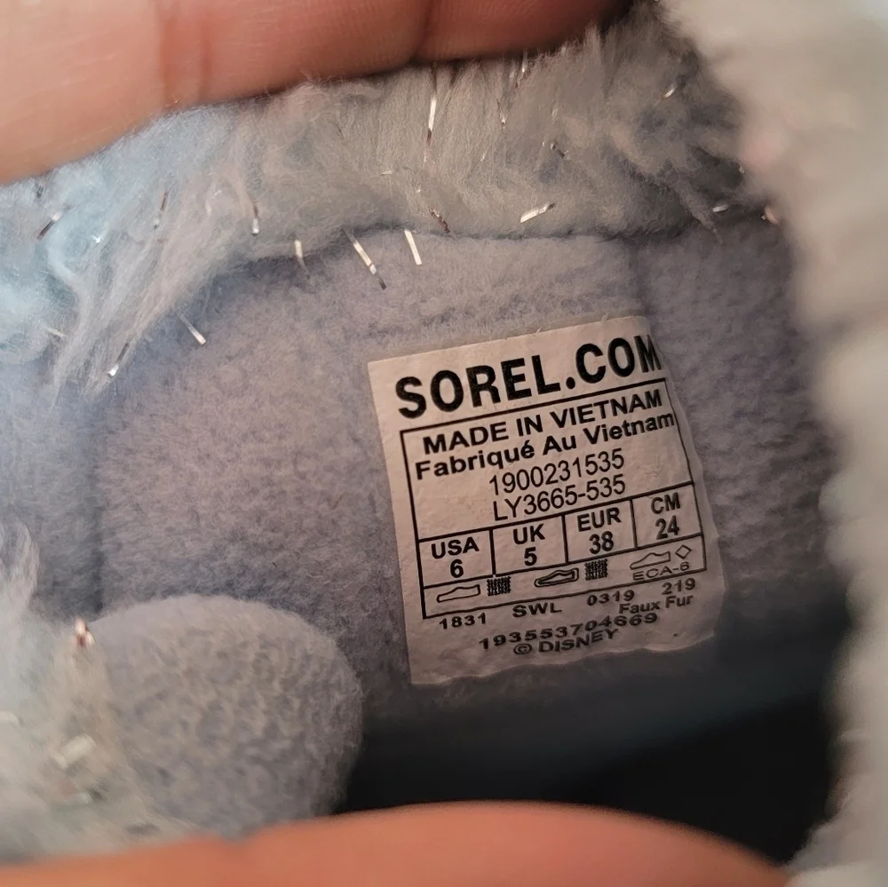 Sorel x Disney Frozen big girl size 6 blue snow boots